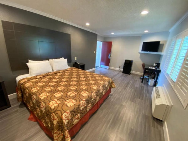 Budget Inn Of Hayward image 17