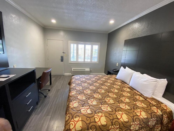 Budget Inn Of Hayward image 20